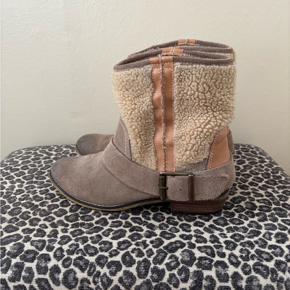 Kelsi Dagger Sherpa Booties Sz 7
